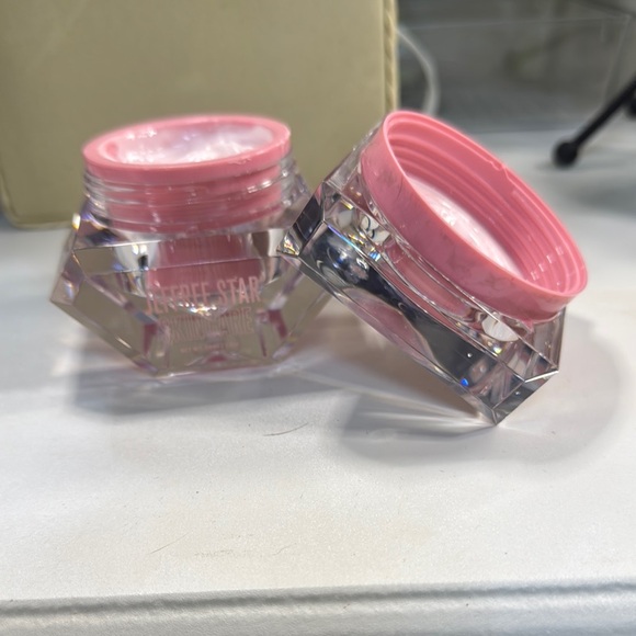 Jeffree Star Magic Star Hydrating Moisturizer - Picture 3 of 3